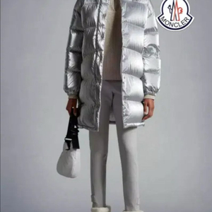 몽클레어 여성 실버패딩
