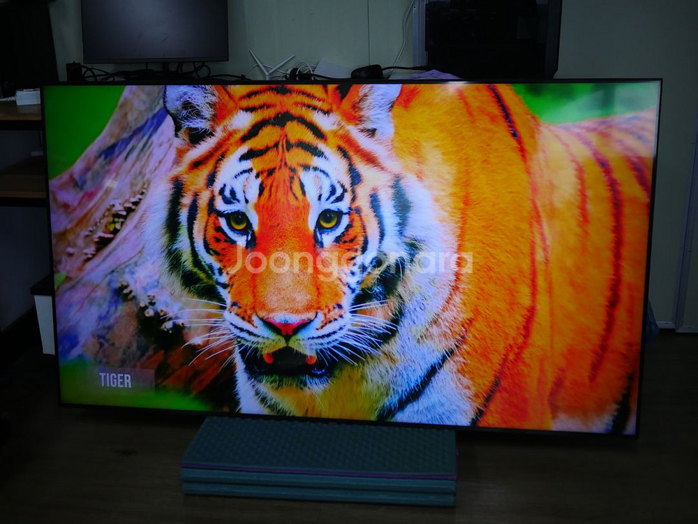 삼성 75인치 스마트 TV KU75UT8070FXKR--2