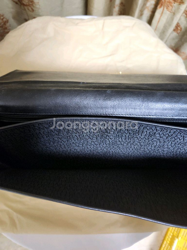 베르사체 클러치백 판매합니다--4
