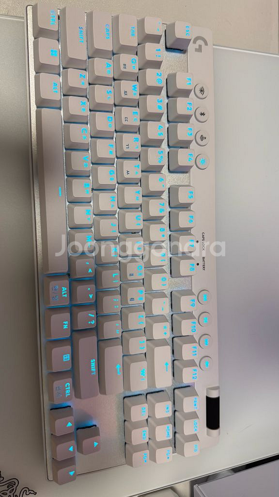 로지텍 PRO X TKL 화이트--0