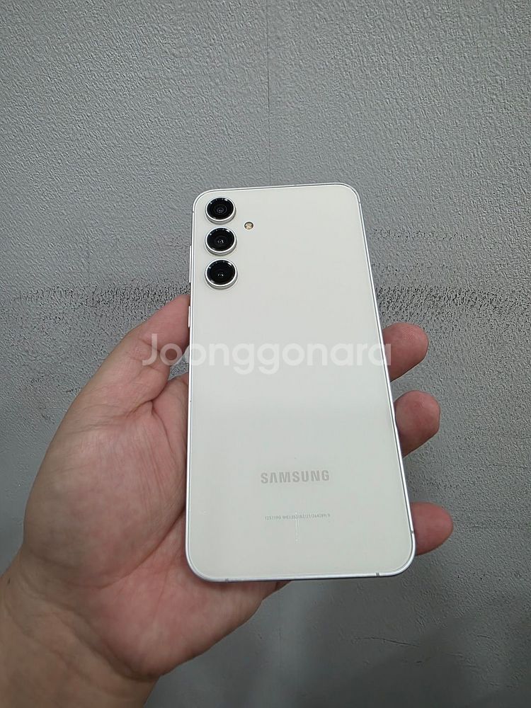 갤럭시 S23FE 화이트 256기가 A급 팔아요~--1