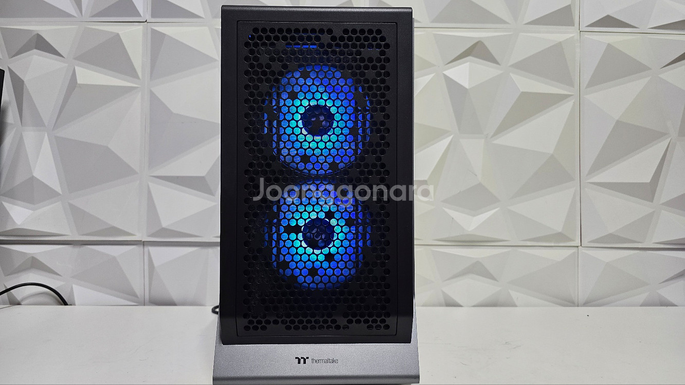고사양게임 컴퓨터 본체 + 큐닉스 24인치 144hz(--1