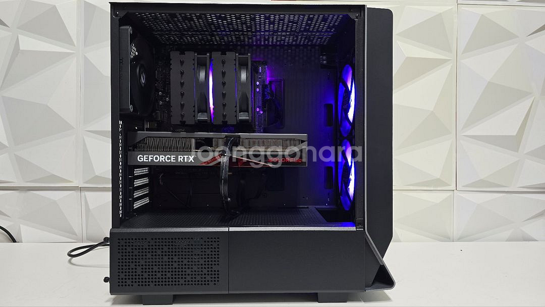 고사양게임 컴퓨터 본체 + 큐닉스 24인치 144hz(--2