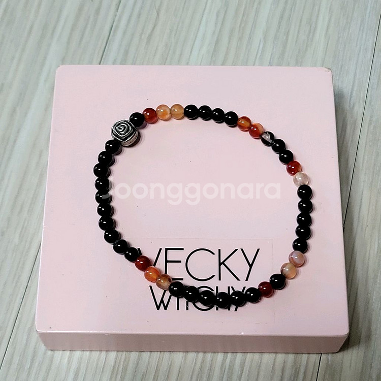 VECKY WITCHY 4mm 원석팔찌--0