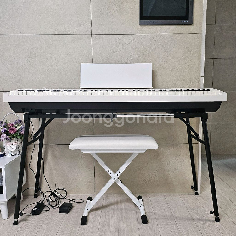 롤랜드 fp30 화이트 전자 피아노--0