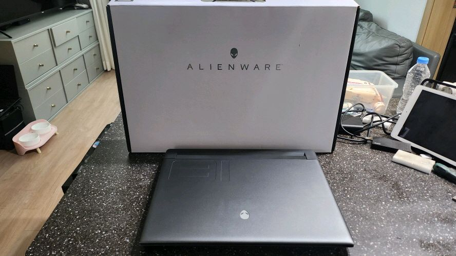 델 18인치 기함급 에일리언웨어/인텔i9,RTX4090 이미지