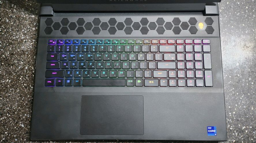 델 18인치 기함급 에일리언웨어/인텔i9,RTX4090 이미지