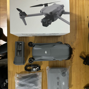 DJI Air 3 기체 및 조종기