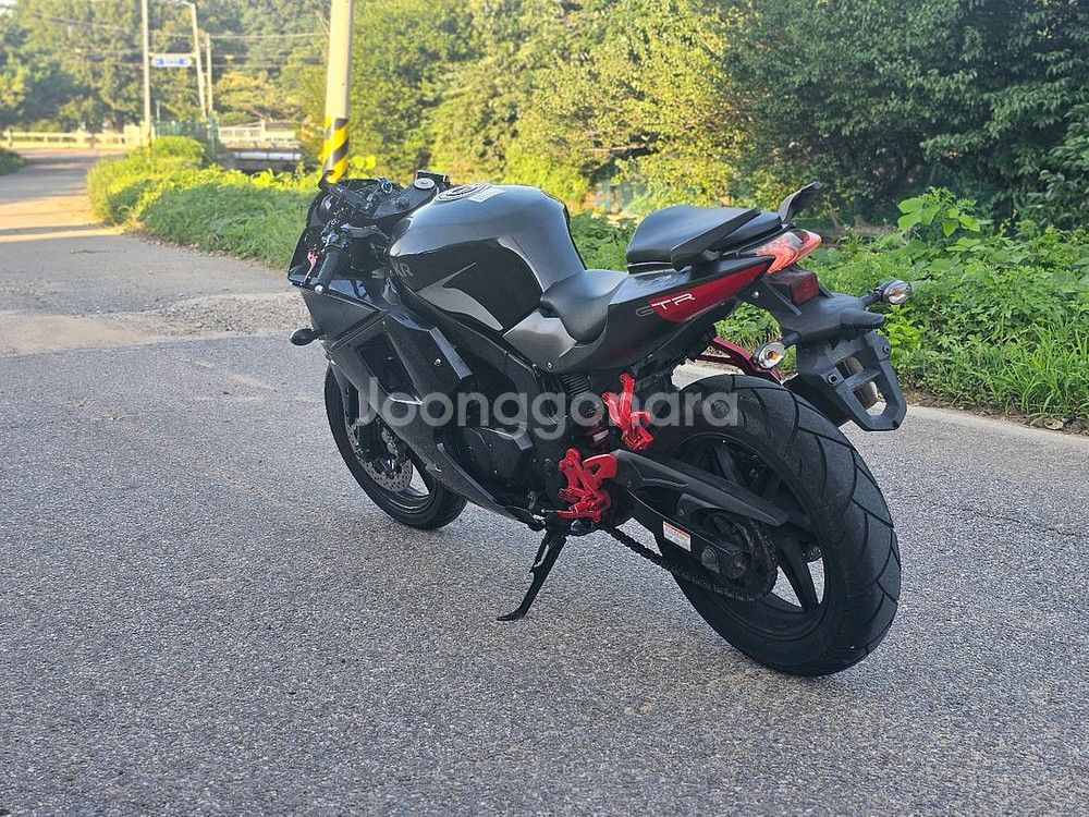 코멧250RC 17년식 150만원 저령하게판매합니다--7