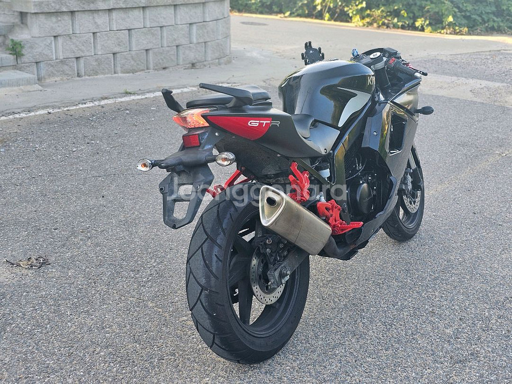 코멧250RC 17년식 150만원 저령하게판매합니다--5