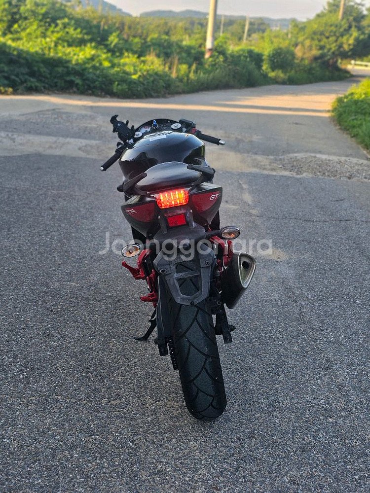 코멧250RC 17년식 150만원 저령하게판매합니다--6