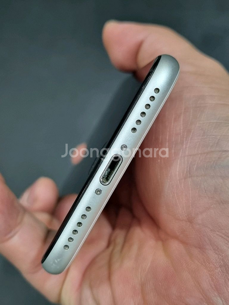 아이폰SE2 256GB 화이트--8
