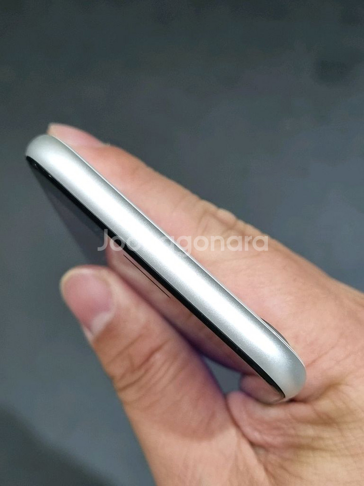 아이폰SE2 256GB 화이트--6