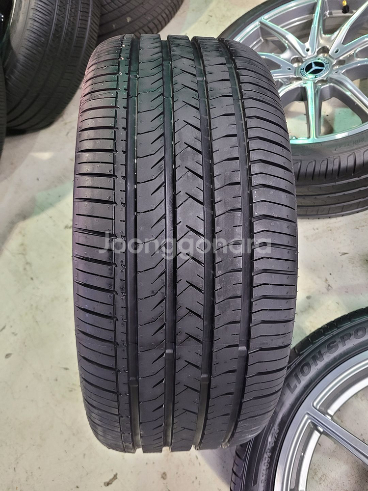 벤츠W 213 E클AMG 19인치 순정품휠타이어 한대분--5