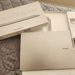갤럭시북5프로 16형 NT960XHA-KC51S 신품급