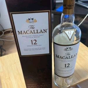 맥캘란12년 구형 박스 및 공병팝니다.
