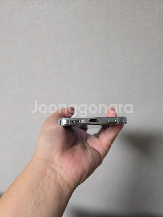 갤럭시 Z플립5 민트 256기가 A급 팝니다.--5