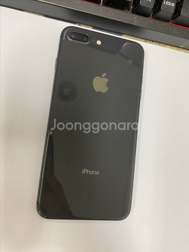 아이폰8플러스 스그 A급 64GB 배터리93%--0