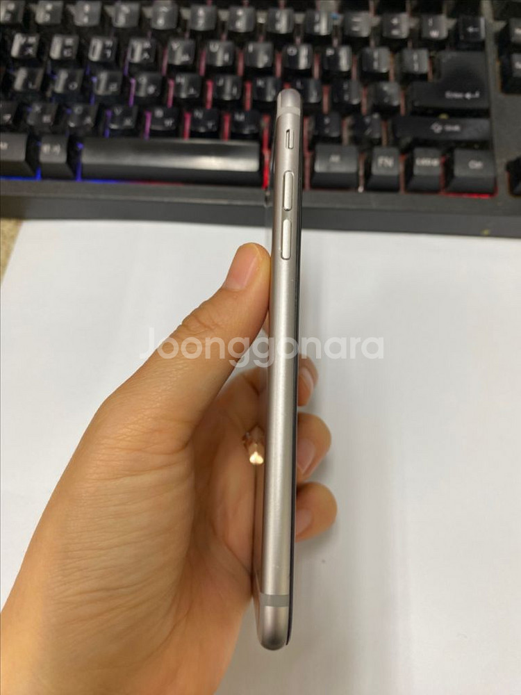 아이폰6 스그 A급 32G 배터리100% 감성폰--4
