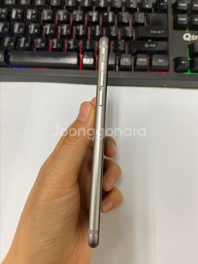 아이폰6 스그 A급 32G 배터리100% 감성폰--4
