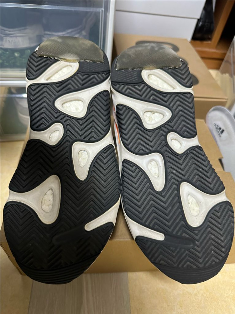 (260)이지부스트700 OG 웨이브러너 이미지