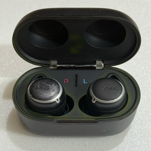 AKG N400NC TWS 이어폰 (기스 사진참고)