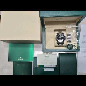 롤렉스 서브마리너 논데이트 40mm 114060팝니다