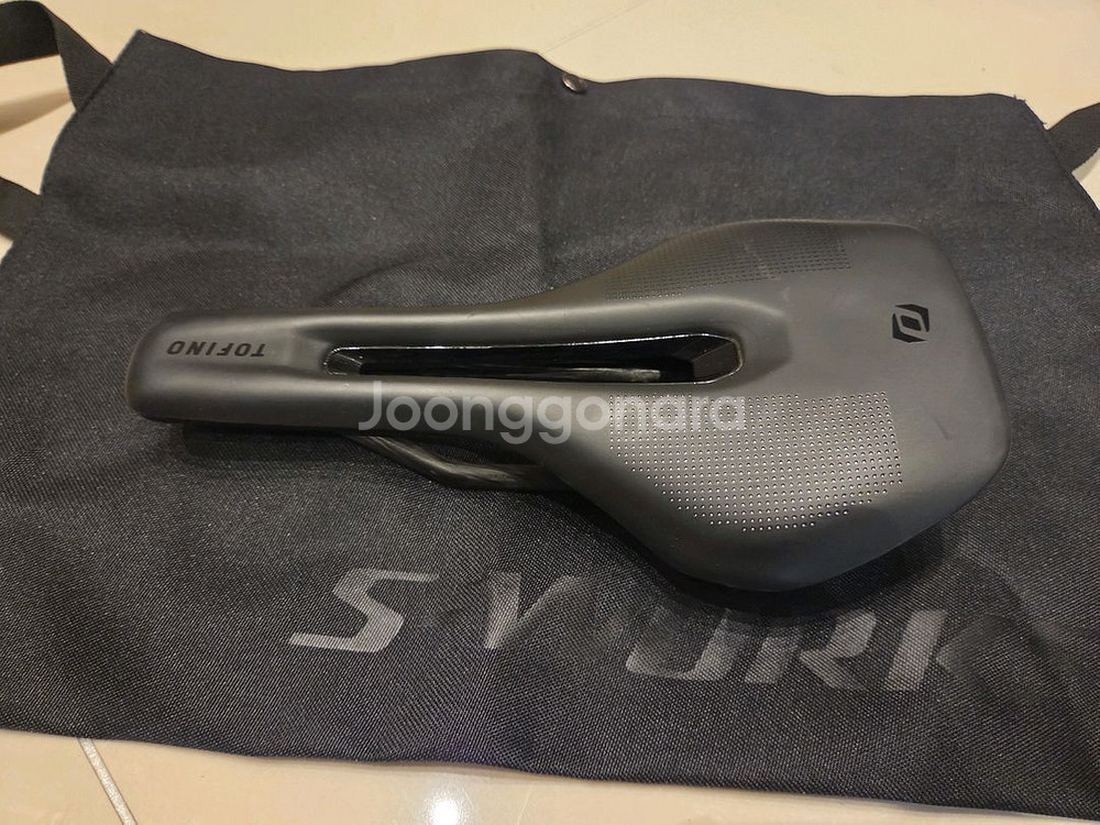TOFINO R 1.0 CUT OUT SADDLE--1