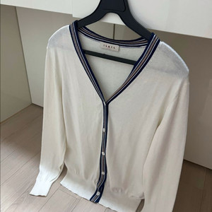 일라일 ILAIL 울 코튼 실크 자수 배색라인 가디건
