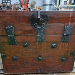 150년된 골동품 충청도 책 반닫이 입니다