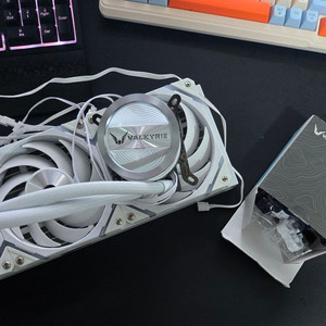 발키리 GL360 ARGB ELITE 화이트 수냉쿨러