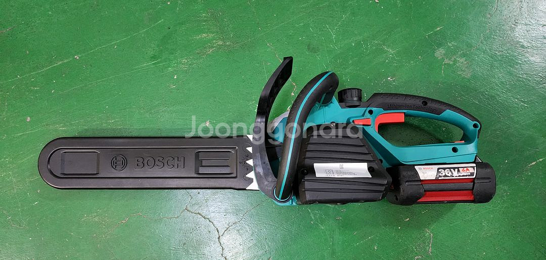 보쉬 36V 충전식 체인톱 (충전기X) AKE30LI--2