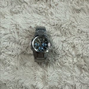 카시오 에디피스 메탈 시계 판매합니다.