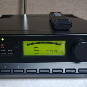 영국 사이러스 FM 7 튜너