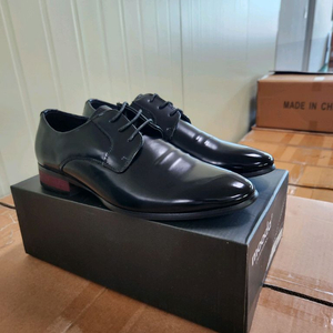 에나멜코팅 소가죽 정장구두 택배비포함 15,000원