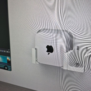 맥미니M4 마운트 브라켓 팝니다.(벽걸이.모니터뒤 부착