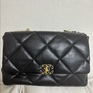 샤넬19백 블랙 점보사이즈