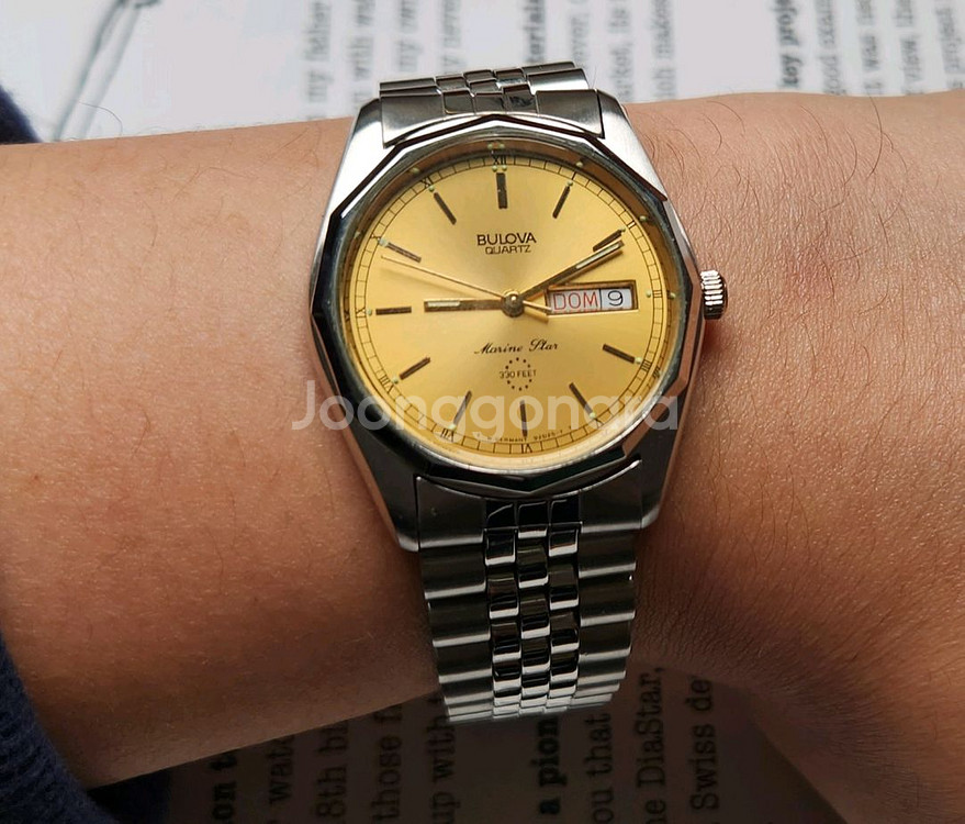 부로바 마린스타 데이데이트 샴골판 각베젤 콤비쿼츠 쥬빌--1