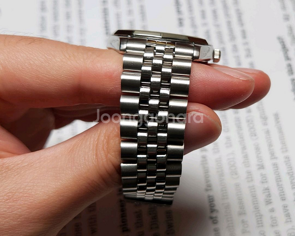 부로바 마린스타 데이데이트 샴골판 각베젤 콤비쿼츠 쥬빌--8