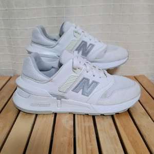 뉴발란스 운동화 255
