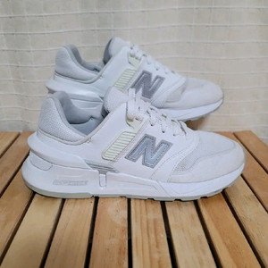 뉴발란스 운동화 255