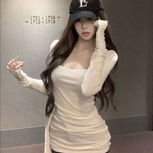 흰색 긴팔 티셔츠 원피스 슬림핏 여리핏 빈티지 에이블리