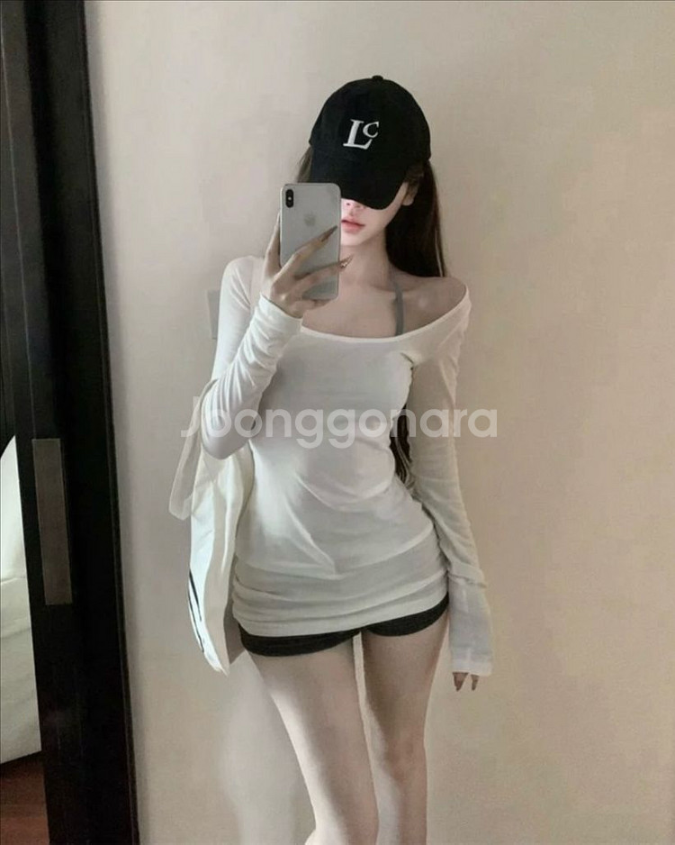 흰색 긴팔 티셔츠 원피스 슬림핏 여리핏 빈티지 에이블리--4
