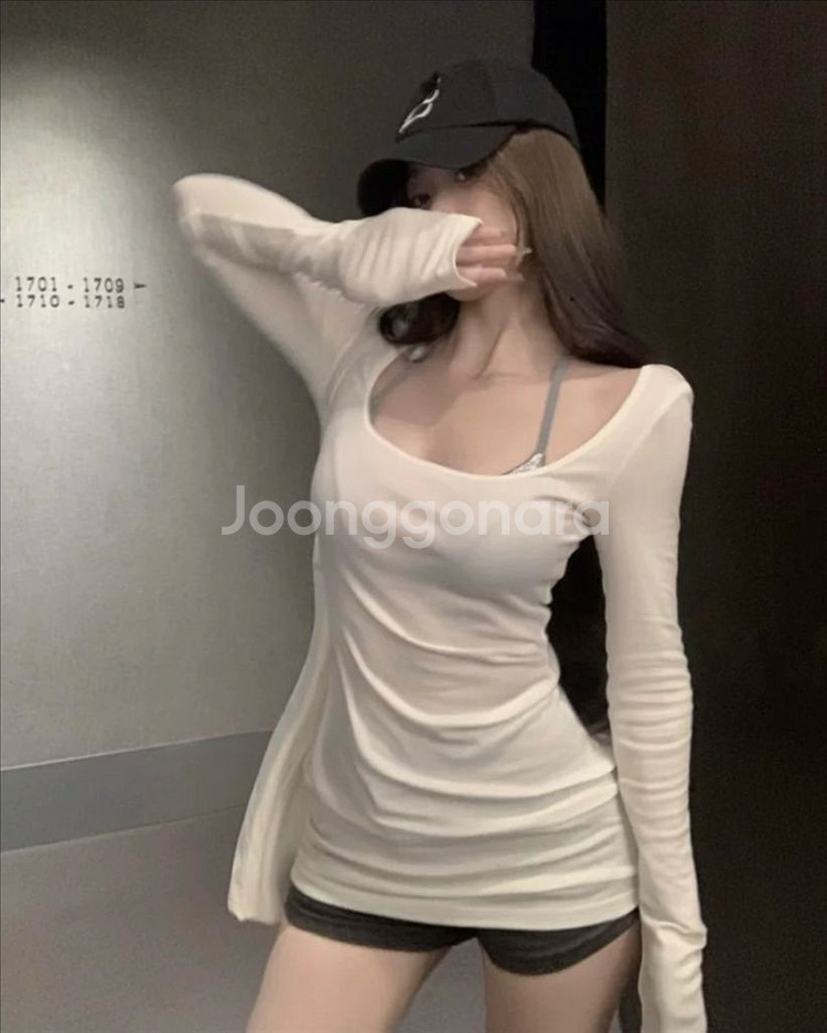 흰색 긴팔 티셔츠 원피스 슬림핏 여리핏 빈티지 에이블리--2
