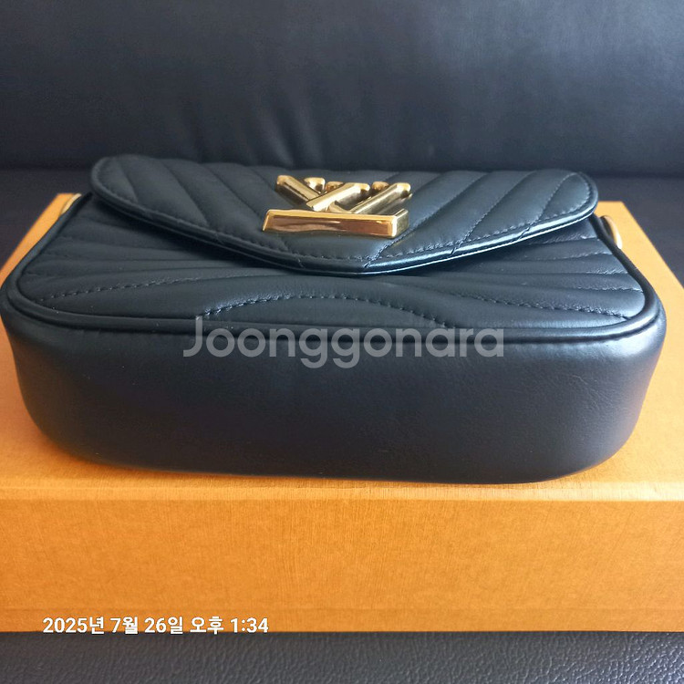 루이비통 뉴 웨이브 멀티 포쉐트 금장 체인백--5