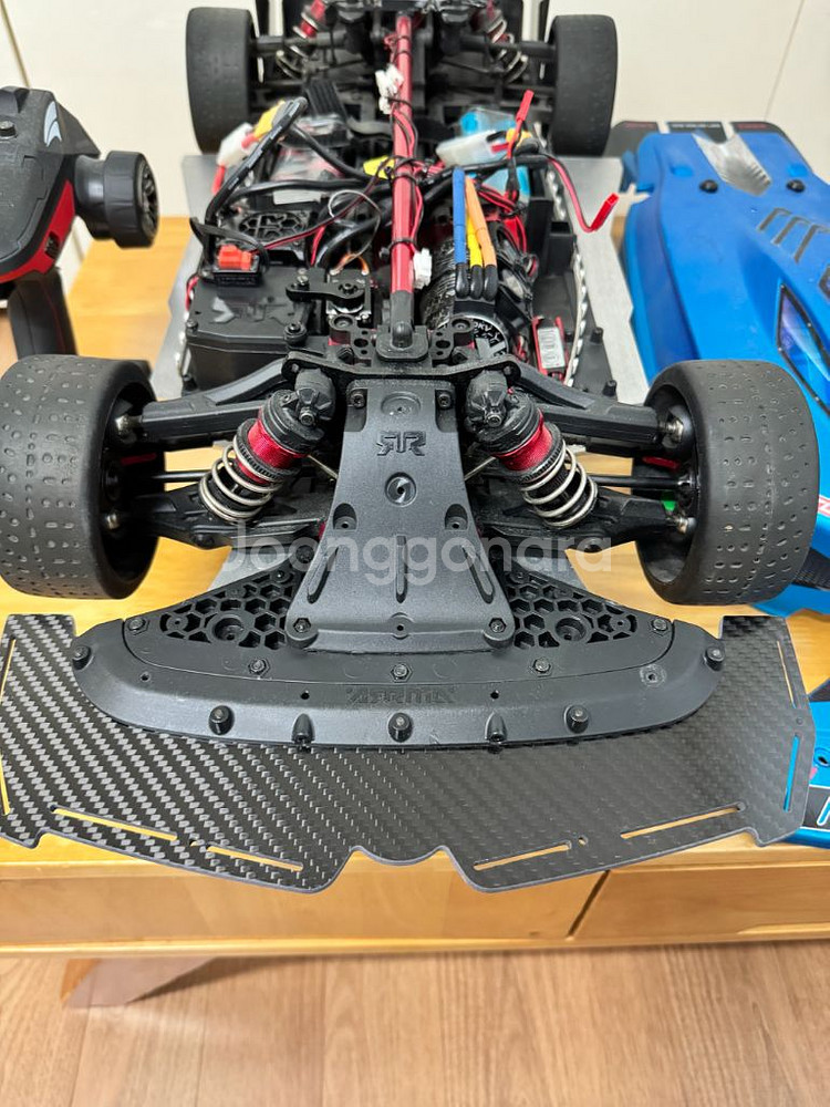 RC카 리미트리스 6S V1 1/7 차체만 판매합니다--9