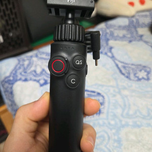 DJI 오즈모 액션 다기능 충전 핸들입니다