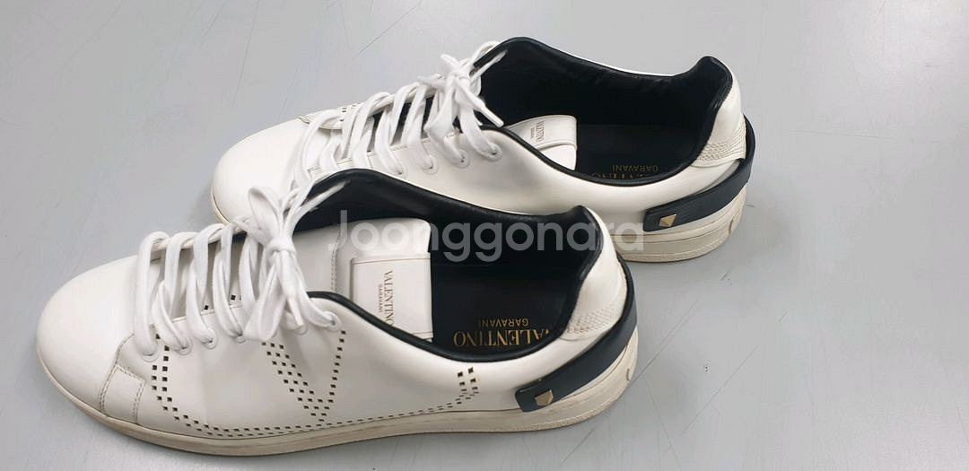 발렌티노 스니커즈--2