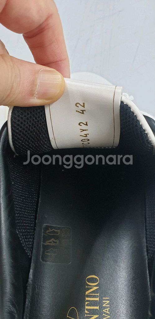 발렌티노 스니커즈--5