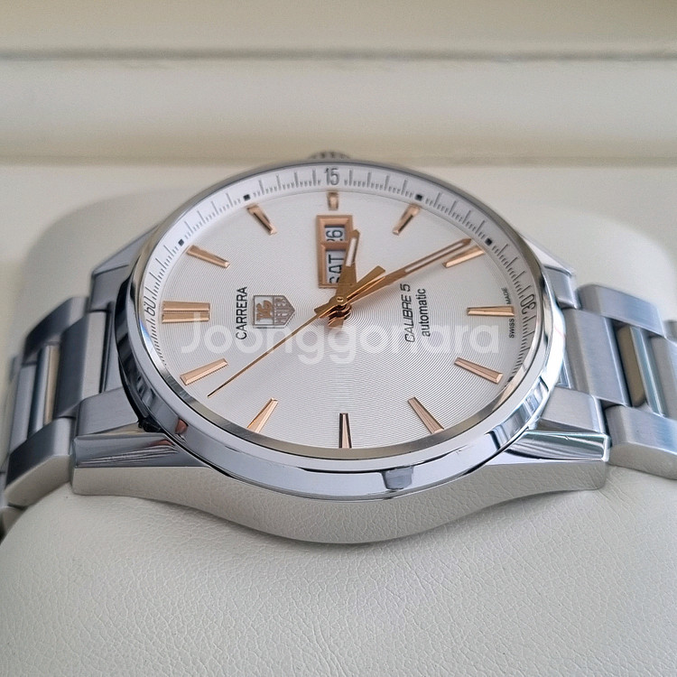 태그호이어 까레라 데이데이트 41mm 로즈골드--5